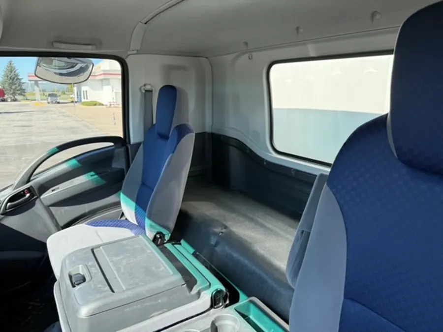 2025 Isuzu FTR | Photo 7 of 16