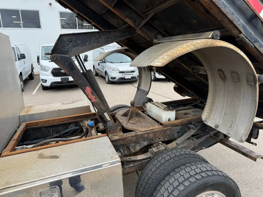 2016 Ford Super Duty F-550 XL | Photo 19 of 20