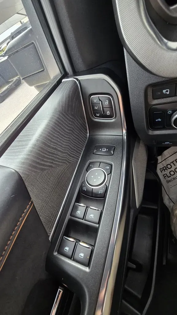 2024 Ford F-250 | Photo 16 of 38