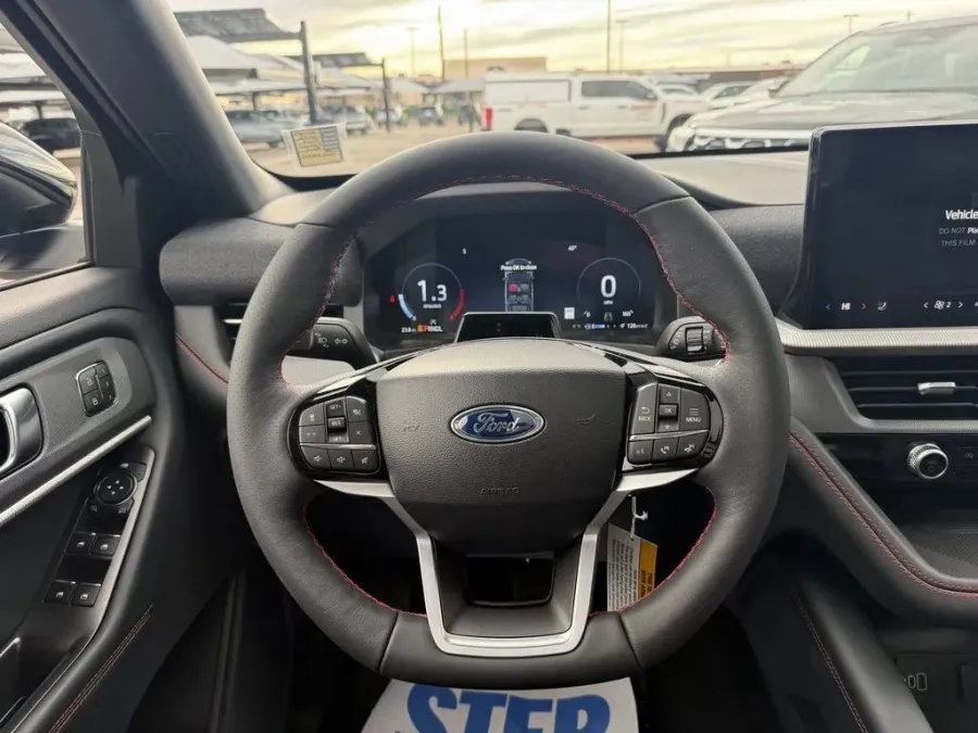 2026 Ford Explorer | Photo 15 of 29