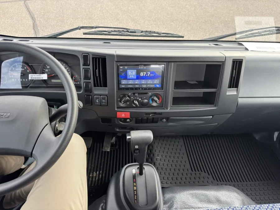 2025 Isuzu NRR | Photo 22 of 24