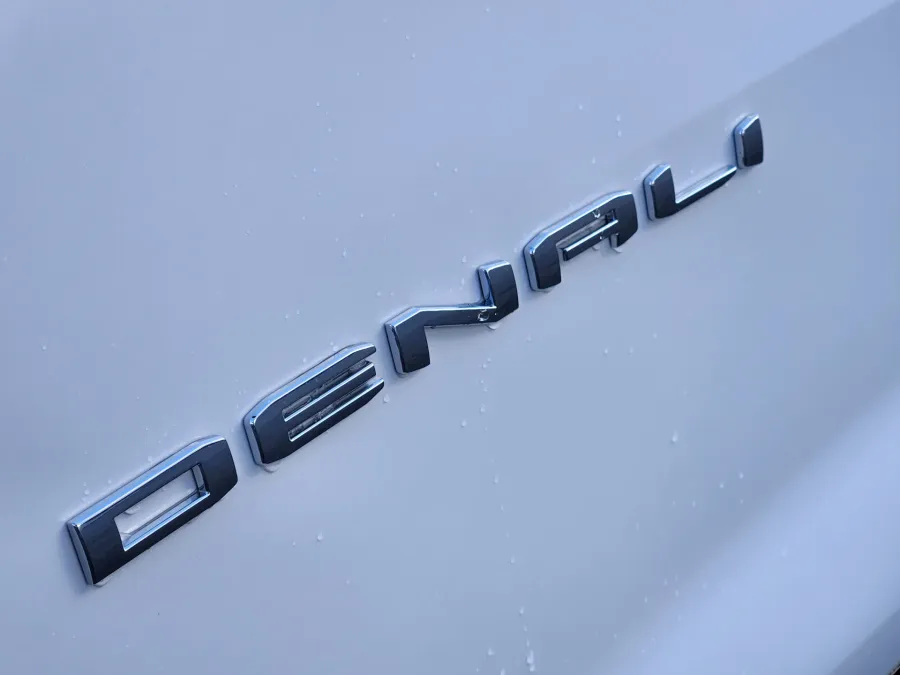 2026 GMC Acadia Denali Ultimate | Photo 7 of 25