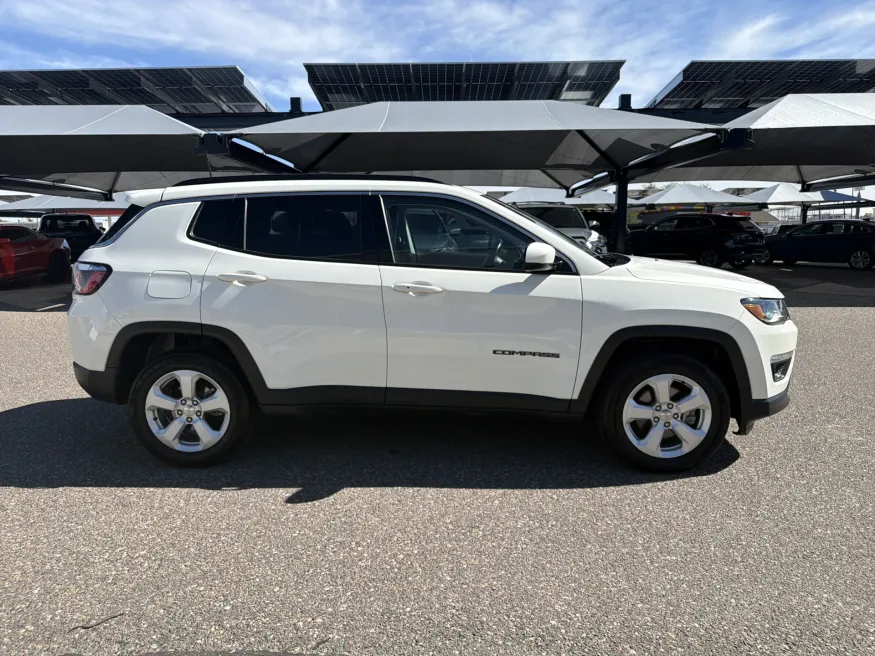 2018 Jeep Compass Latitude | Photo 6 of 19