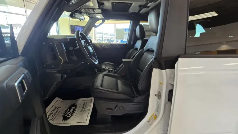2026 Ford Bronco | Photo 10 of 28