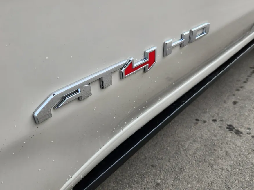 2026 GMC Sierra 2500HD AT4 | Photo 17 of 27