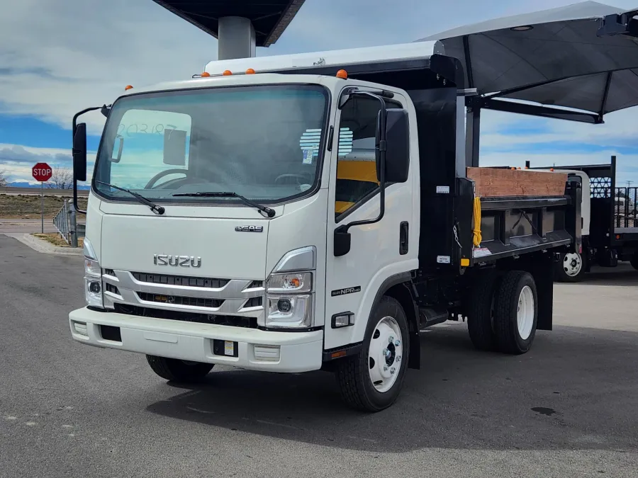 2025 Isuzu NPR-HD GAS 11' DUMP BODY | Photo 2 of 9
