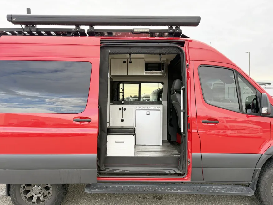 2022 Antero Adventure Van Longs Peak | Photo 3 of 19