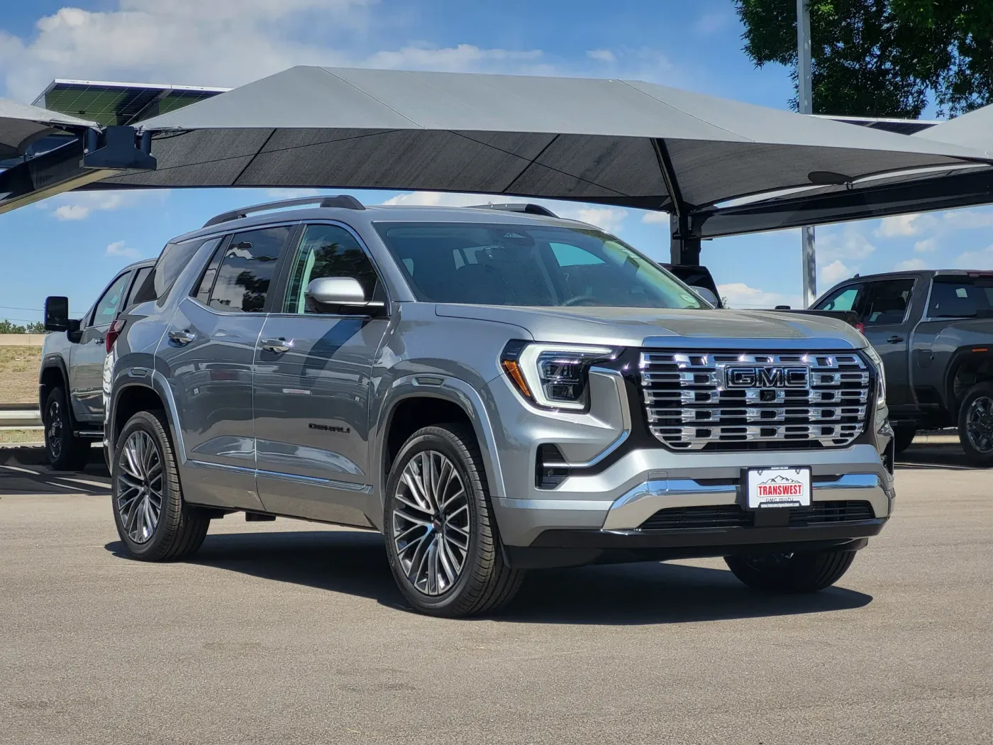 2026 GMC Terrain Denali | Photo 2 of 25