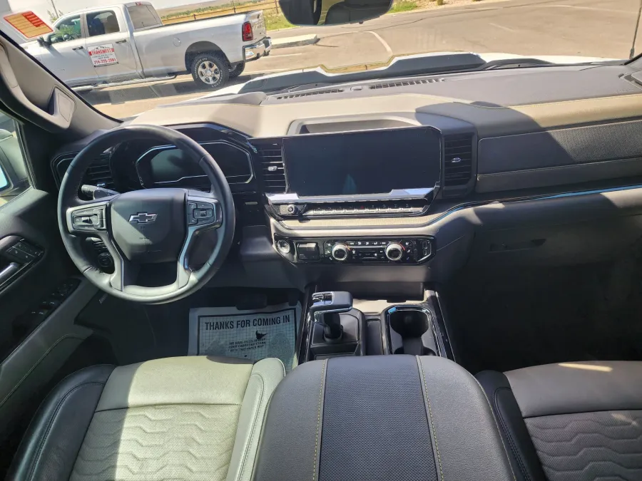 2023 Chevrolet Silverado 1500 ZR2 | Photo 18 of 33