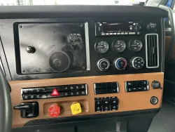 2023 Freightliner Cascadia | Thumbnail Photo 11 of 24