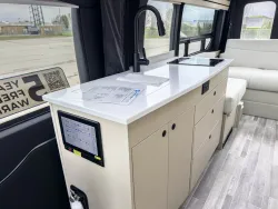 2026 Pleasure-way Ontour 2.2 AWD | Thumbnail Photo 13 of 21