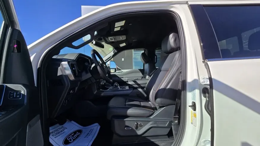 2025 Ford F-150 | Photo 15 of 32