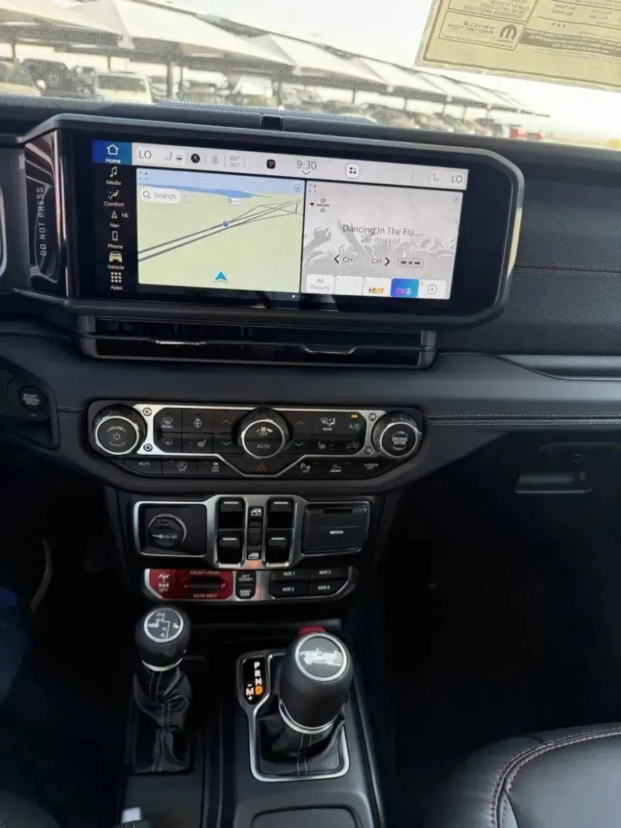 2024 Jeep Wrangler Rubicon | Photo 11 of 14