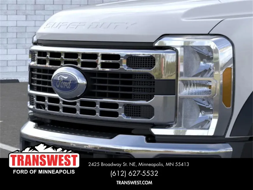 2026 Ford Super Duty F-550 | Photo 17 of 22