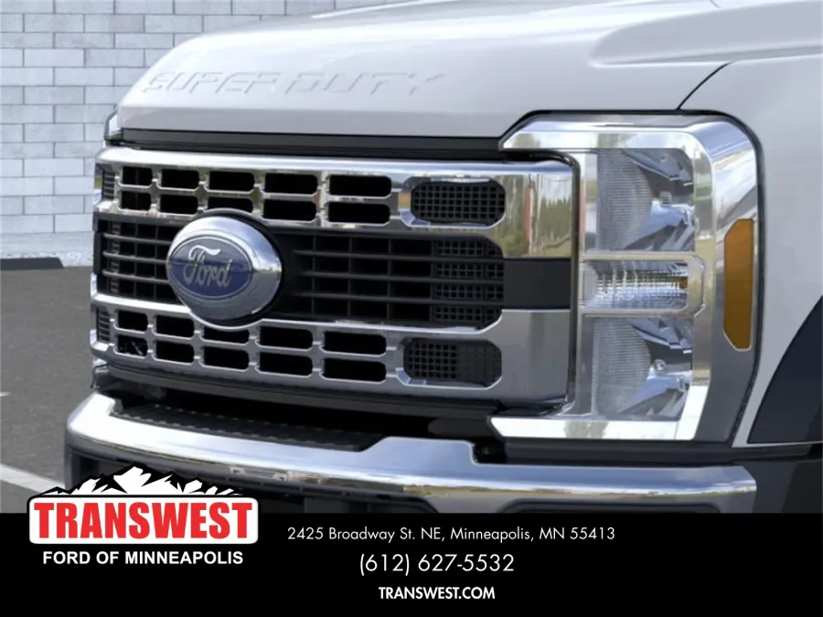 2026 Ford Super Duty F-550 | Photo 17 of 22