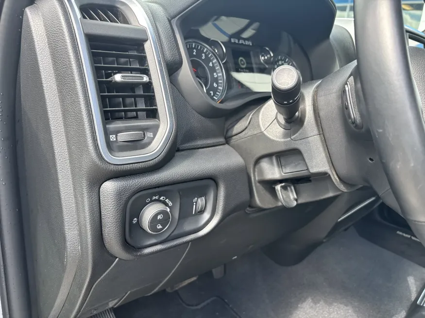 2024 RAM 2500 Big Horn | Photo 11 of 18