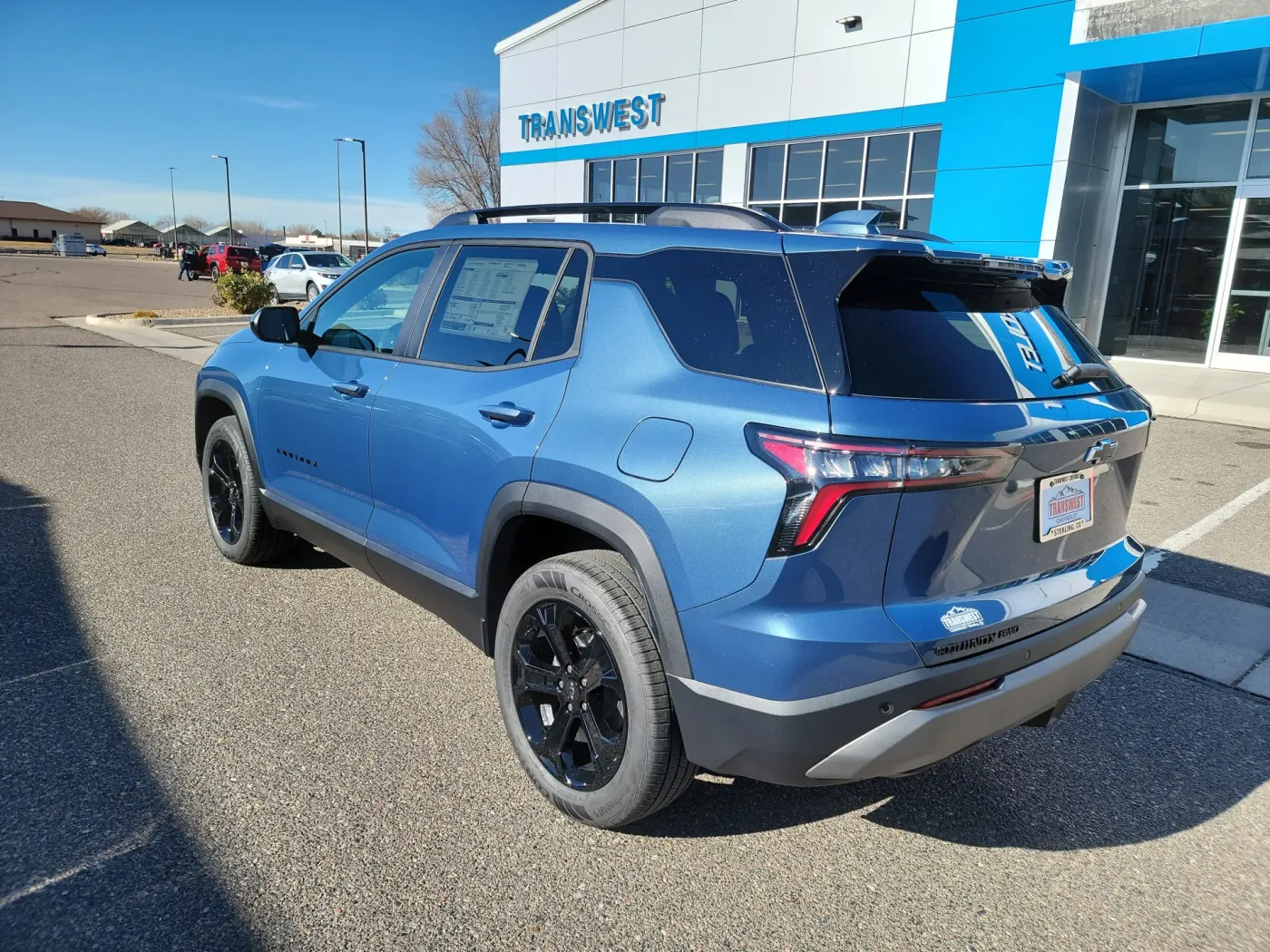 2026 Chevrolet Equinox AWD LT | Photo 2 of 17
