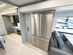 2026 Newmar King Aire 4531 | Thumbnail Photo 13 of 35