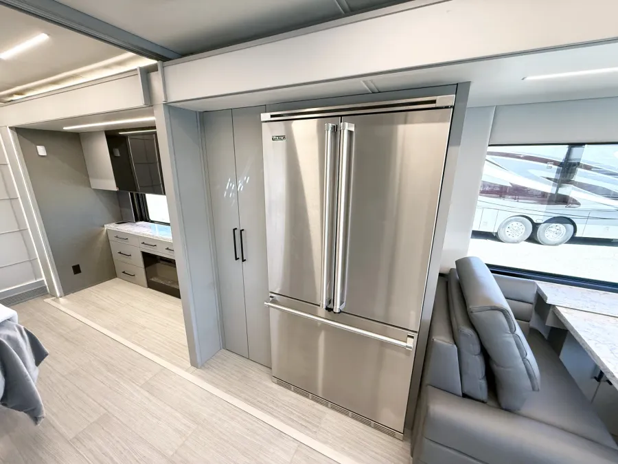 2026 Newmar King Aire 4531 | Photo 13 of 35