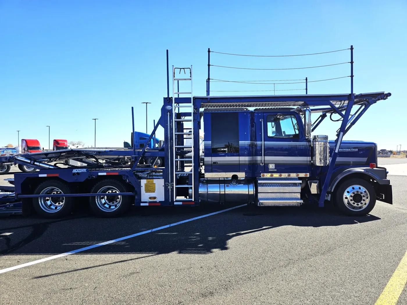 2022 Western Star 4900FA | Photo 4 of 27