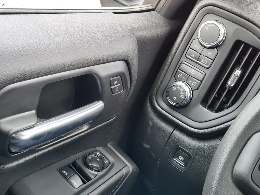 2026 GMC Sierra 1500 Pro | Photo 14 of 20