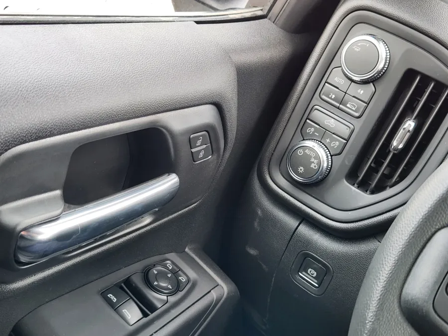 2026 GMC Sierra 1500 Pro | Photo 14 of 20