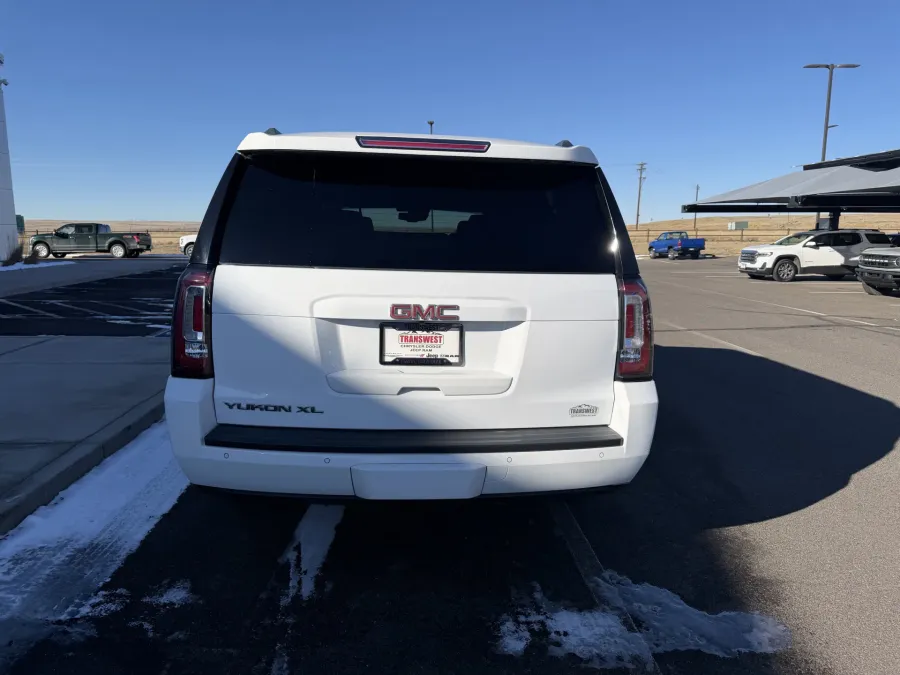 2016 GMC Yukon XL SLT | Photo 6 of 21