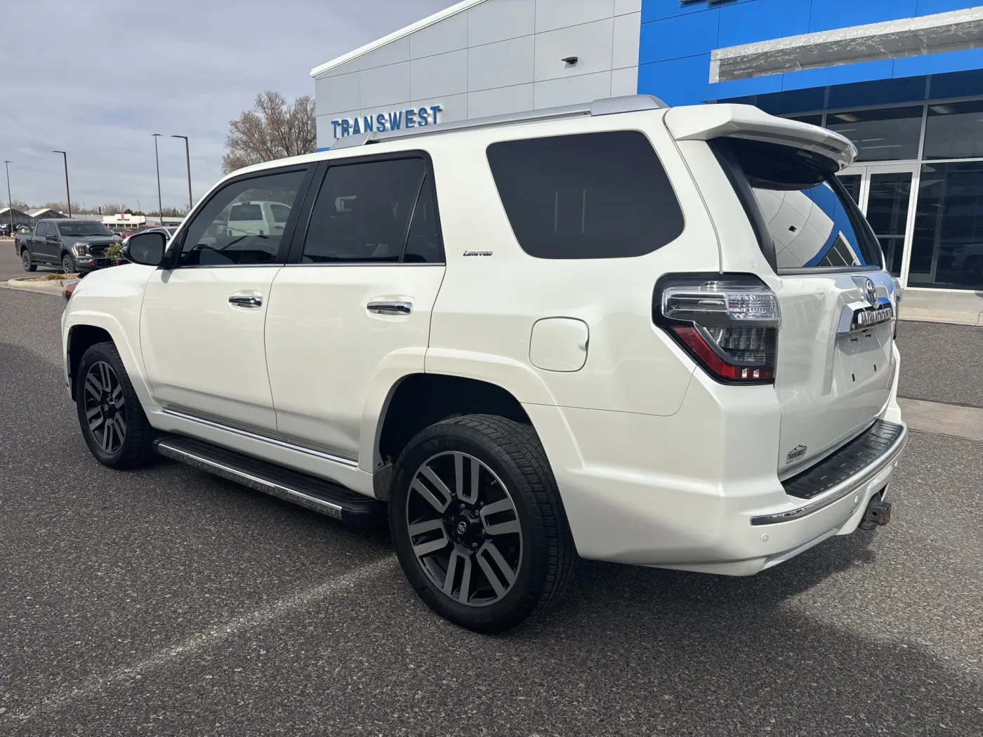 2015 Toyota 4Runner | Photo 2 of 22