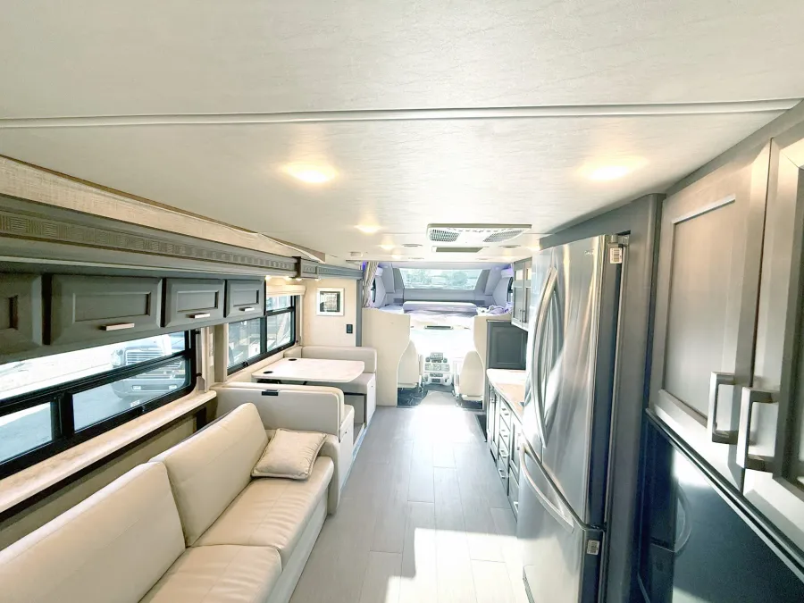 2023 Thor Inception 38MX | Photo 4 of 29