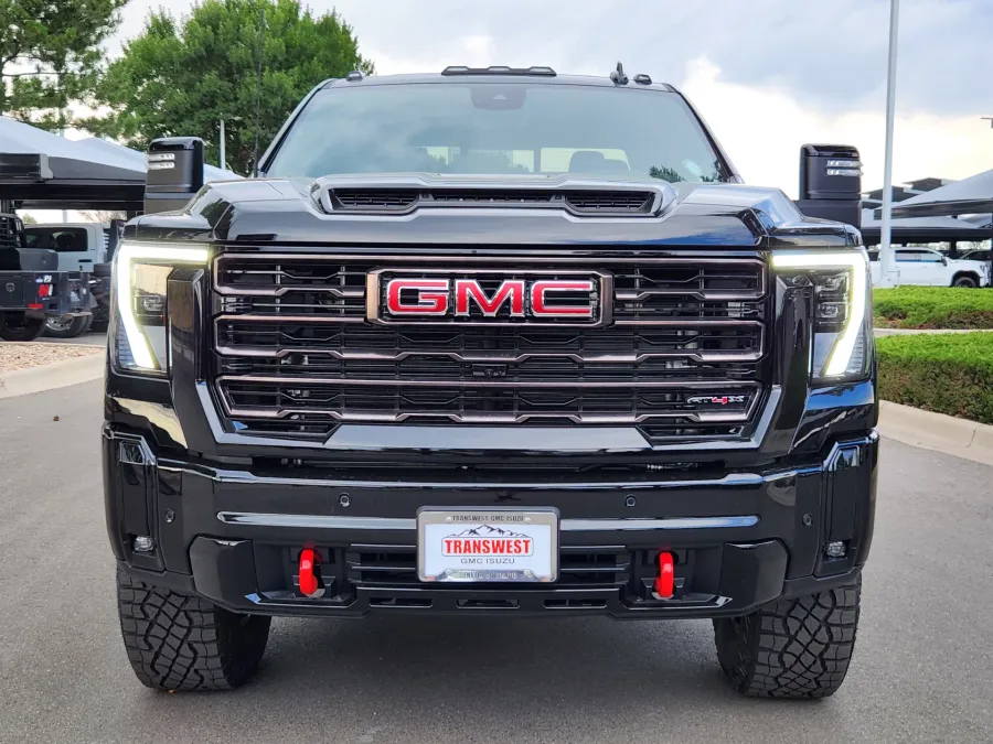 2025 GMC Sierra 2500HD AT4X | Photo 4 of 31