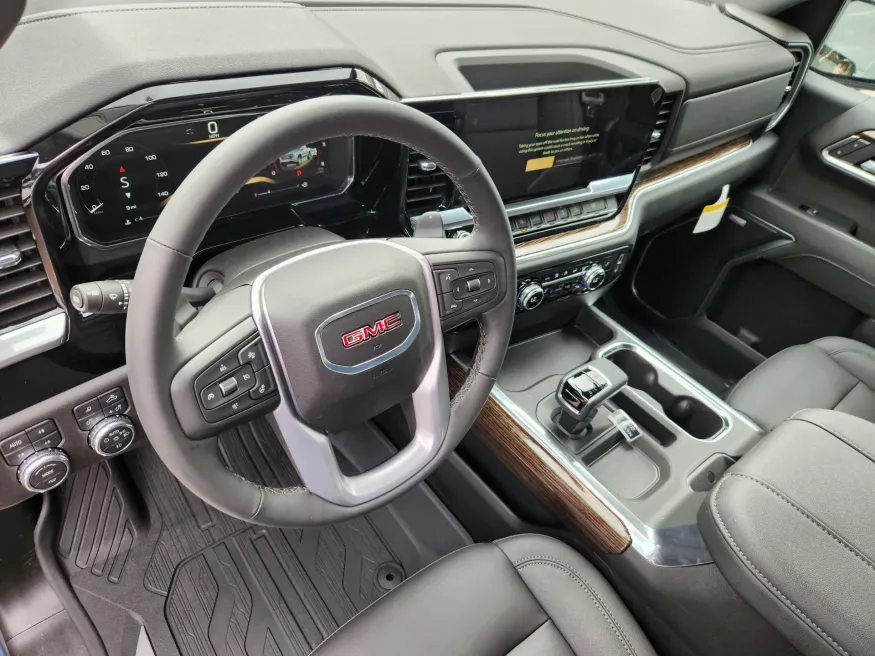 2026 GMC Sierra 1500 Elevation | Photo 7 of 30