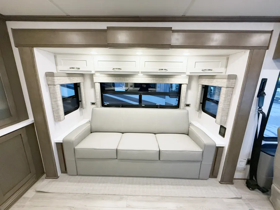 2026 Newmar Northern Star 3418 | Photo 4 of 23