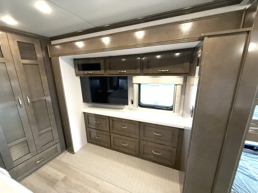 2026 Newmar Super Star 4140 | Photo 17 of 30