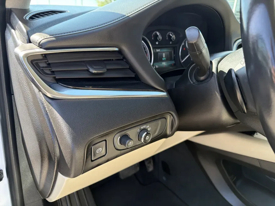 2018 Buick Enclave Essence | Photo 15 of 24