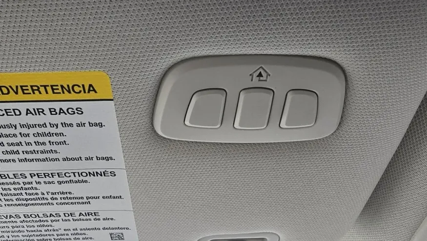 2025 Ford Explorer | Photo 28 of 35