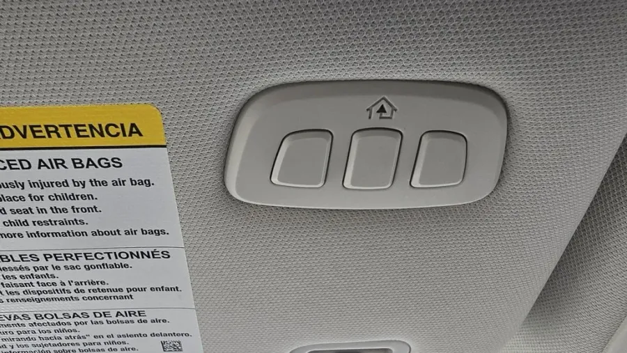 2025 Ford Explorer | Photo 28 of 35