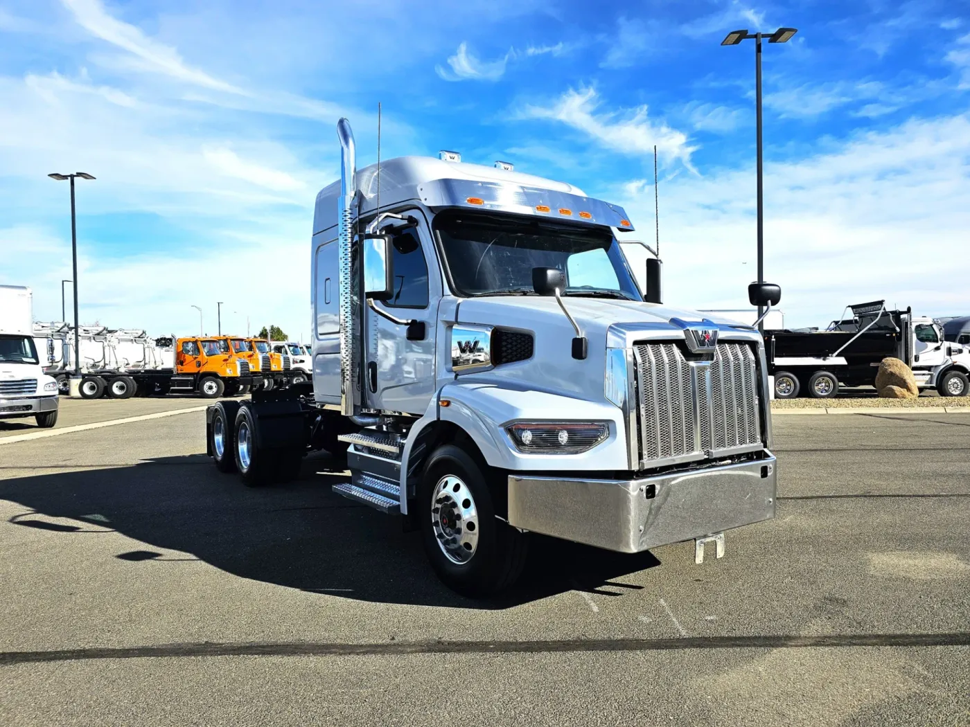 2025 Western Star 47X | Photo 3 of 19