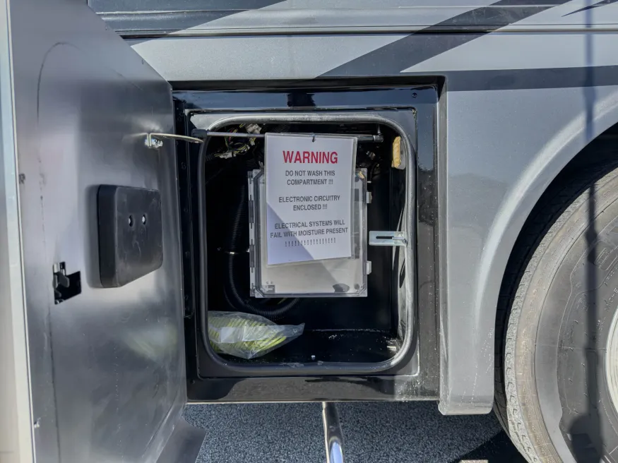 2026 Tiffin Phaeton 37 BH | Photo 41 of 43