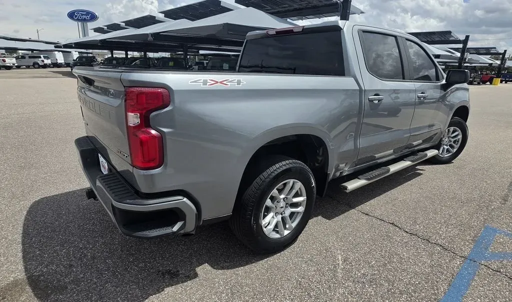 2025 Chevrolet Silverado 1500 | Photo 5 of 28