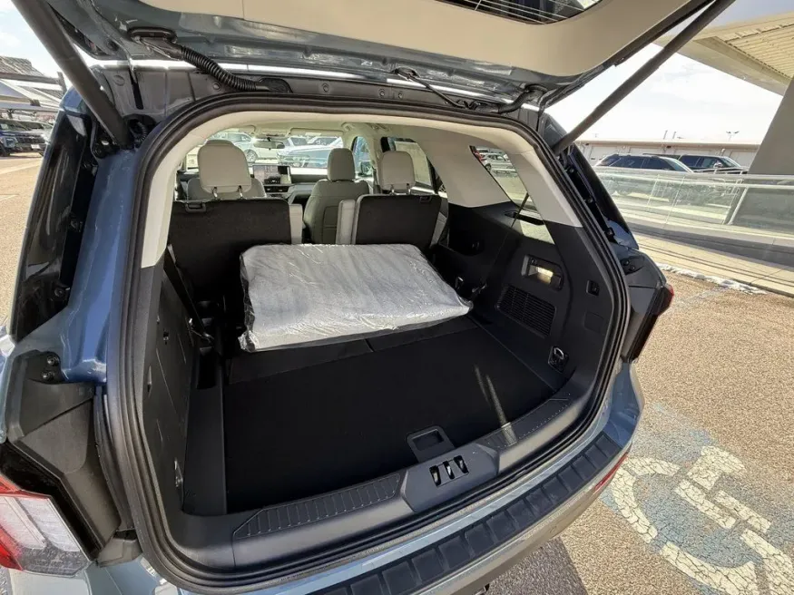 2026 Ford Explorer | Photo 8 of 28