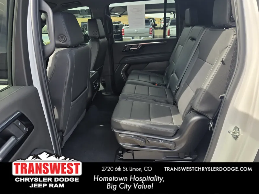 2025 Chevrolet Suburban Z71 | Photo 15 of 32