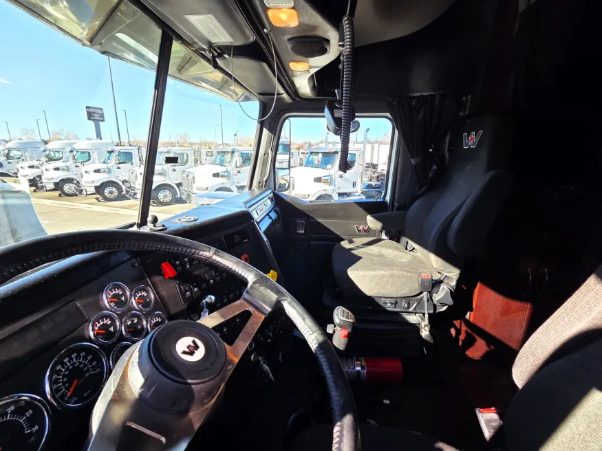 2021 Western Star 4900SA | Photo 13 of 20