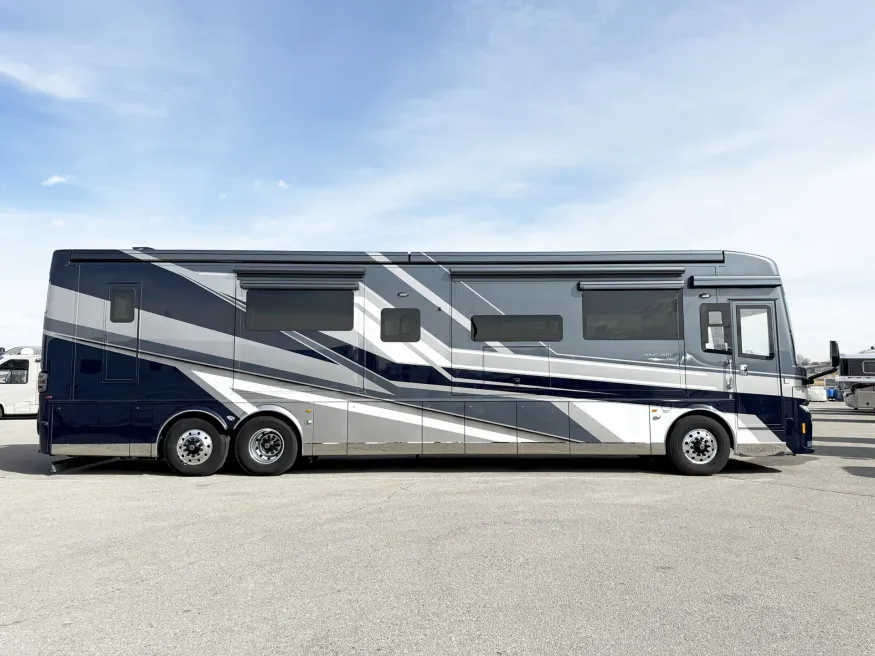 2024 Newmar King Aire 4531 | Photo 2 of 30