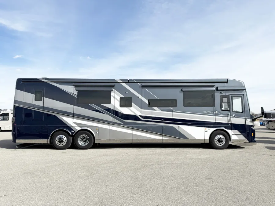 2024 Newmar King Aire 4531 | Photo 2 of 30