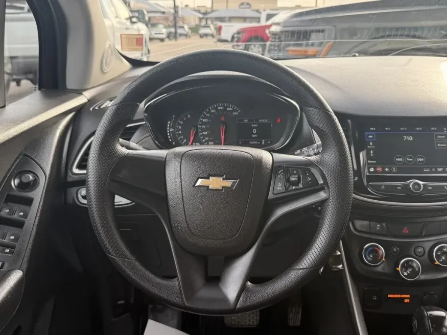 2019 Chevrolet Trax | Photo 12 of 19