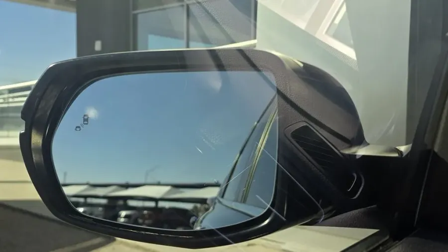 2017 Honda CR-V | Photo 11 of 28