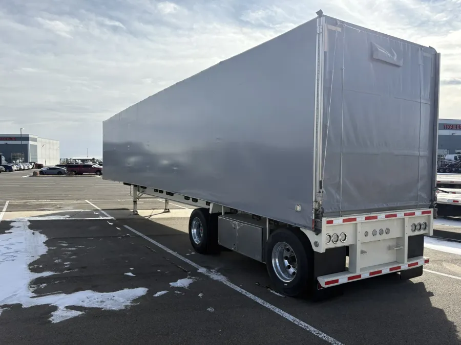 2011 MAC Flatbed | Photo 10 of 17