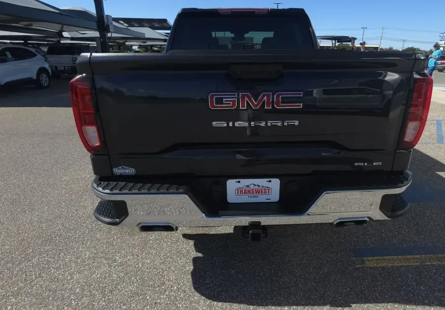 2024 GMC Sierra 1500 | Photo 7 of 29