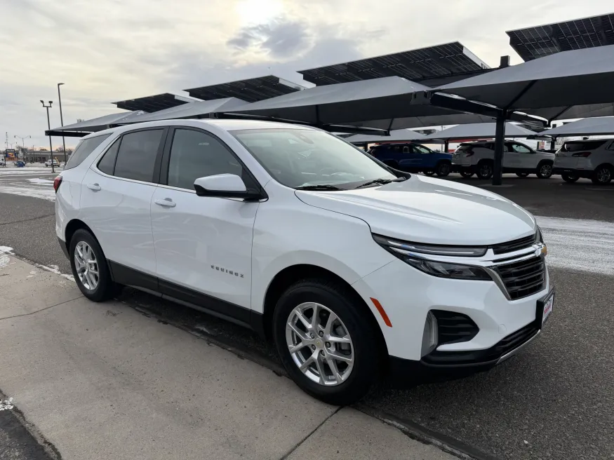 2022 Chevrolet Equinox LT | Photo 5 of 18