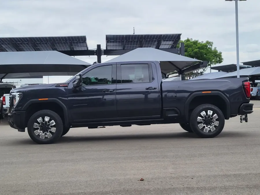 2024 GMC Sierra 2500HD Denali | Photo 3 of 25